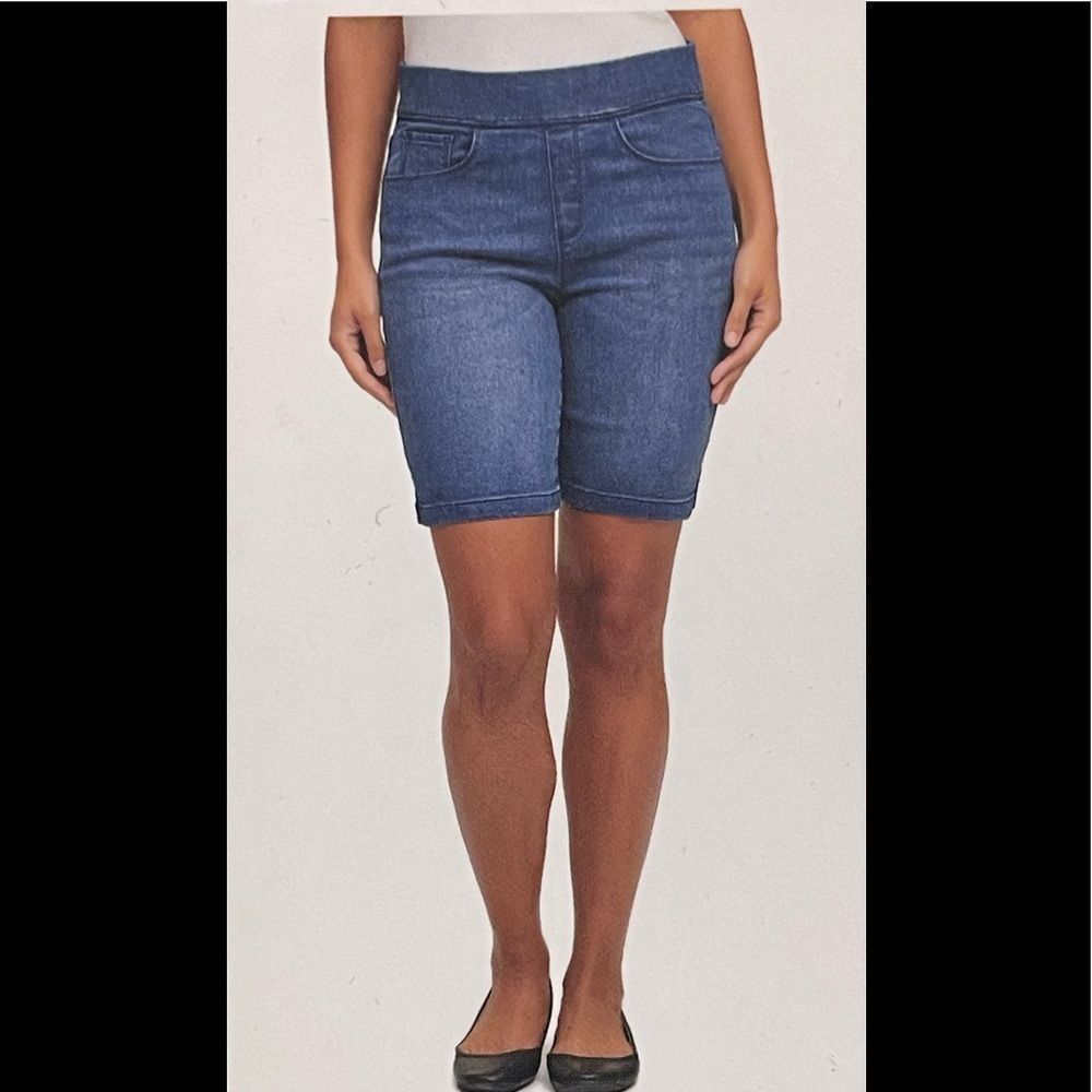 DKNY WOMENS Bermuda Jean Shorts Comfort Stretch Elastic Waist Med blue.